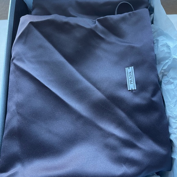 Prada Heels
Size 7.5
Brown pattern - Picture 5 of 6